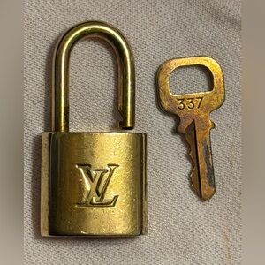 Louis Vuitton 337 Authentic Lock & Key